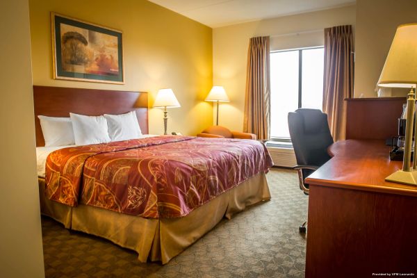 Holiday Inn Express & Suites CLEAR SPRING (Ashton)